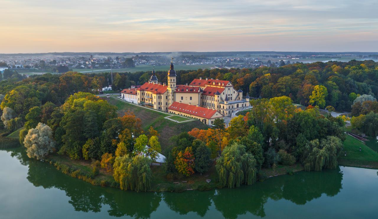 Отель Палац Несвиж Экстерьер фото